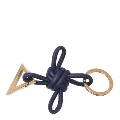 Bottega Veneta Logo Engraved Triangle Keyring In Blue