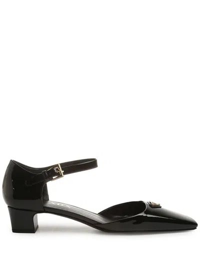 Prada Pumps Aus Lackleder In Black