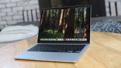 Apple MacBook Air 13-inch (M4) REVIEW