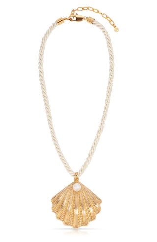 Scallop Shell Pendant Necklace