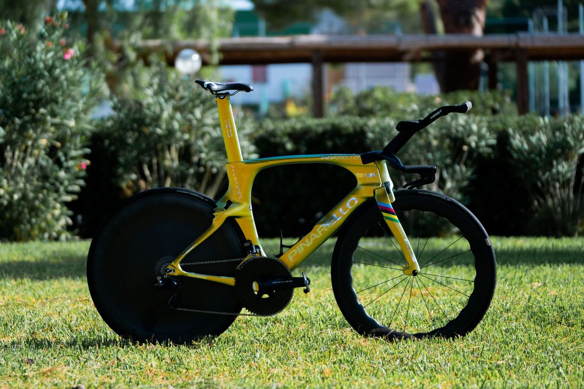 Ineos Grenadiers gold TT bike 