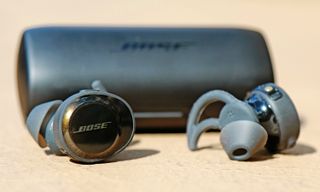 AirPods vs. Bose SoundSport Free