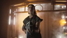 Rain Carradine (Cailee Spaeny) armed with a pulse rifle as seen in "Alien: Romulus"