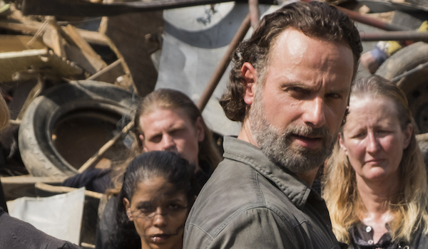 7 Funniest Moments In The Walking Dead Midseason Premiere | Cinemablend