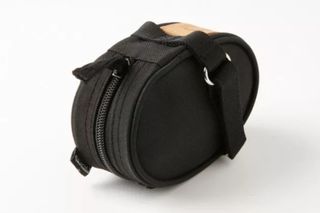 Image shows the Arundel Dual saddlebag.