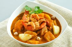 Slimming World's king prawn and potato stew