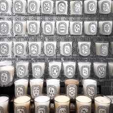 diptyque-candles-for-winter-289960-1604971643621-square