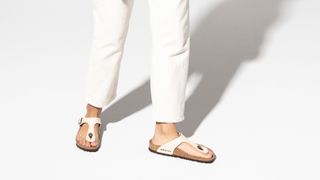 Birkenstock Gizeh on foot