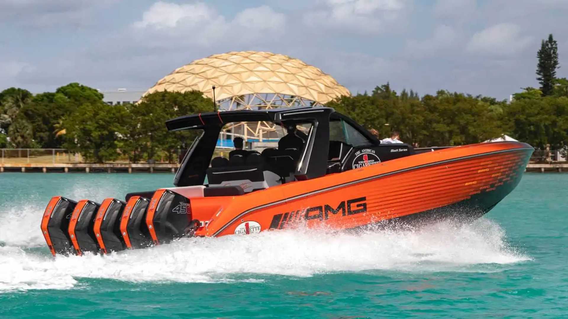 MercedesAMG's New Cigarette Boat Has 2,250 Horsepower