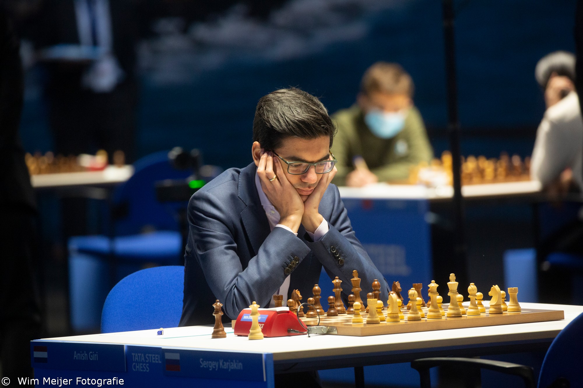 Anish Giri pakt eerste zege op Tata Steel Chess; tweede nederlaag op