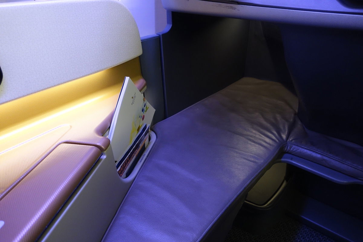 Singapore-777-Business-Class - 8