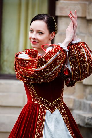 100+ Free Folk Costume & Costume Images - Pixabay