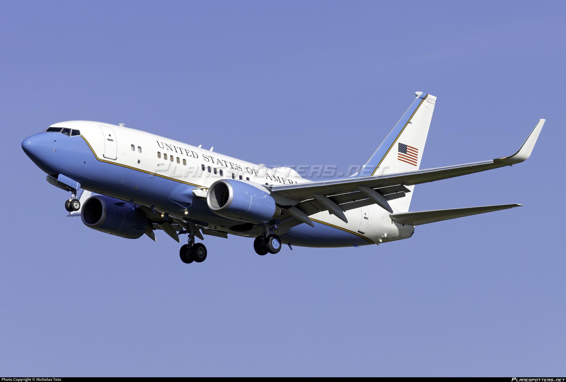 01-0041 United States Air Force Boeing C-40B (737-7DM(WL) BBJ) Photo by ...