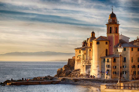 Camogli'deki Santa Maria Assunta Bazilikası