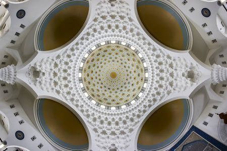 Decke der Al-Bukhari-Moschee