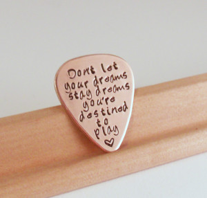 Love Quotes Guitar Pick - Thumbnail 1