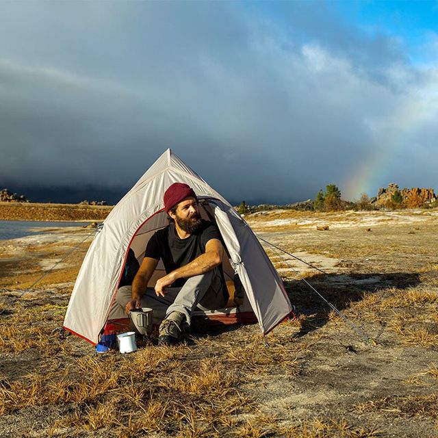 Naturehike Cloud Up 1 Person Lightweight Backpacking Tent  &minus; Light Grey/Red + Mat &minus; Self standing structure