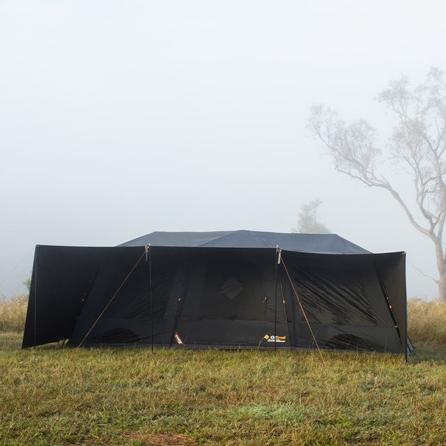 OZtrail Fast Frame BlockOut Lumos 10P Tent &minus; BlockOut&reg; coating on the fly helps regulate temperate by reducing heat by up to 10 degrees and blocks out up to 95% of light for those afternoon naps or sleep&minus;ins