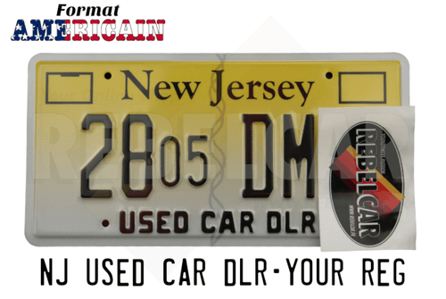 PLAQUE US EMBOUTIE NEW JERSEY USED CAR DLR AVEC POLICE SPÉCIFIQUE, BORDURE CONTRE-EMBOUTIE, DEUX LOGEMENTS IMPRIMÉS, USED CAR DLR EMBOUTI, FORMAT 300x150 MM / 12x6"