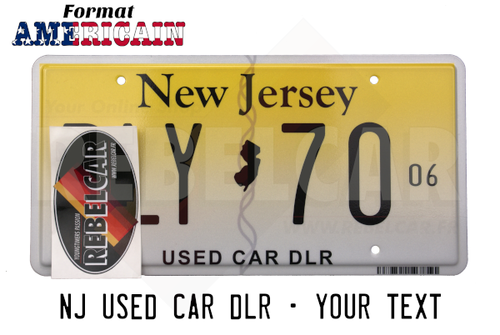 PLAQUE NEW JERSEY USED CAR DLR IMPRIMÉE AVEC IMMAT NOIRE, DÉGRADÉ JAUNE VERS BLANC, CODE-BARRE, DOUBLE VAGUE CENTRALE, BORDURE CONTRE-EMBOUTIE, TAILLE 300x150 MM / 12x6"