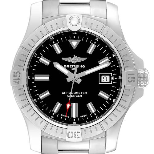 The image shows a front view of the Breitling Avenger watch, displaying its dial, bezel, hands, date window, and bracelet.