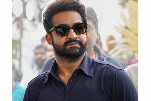 Hrithik’s Injury disrupts NTR’s plans