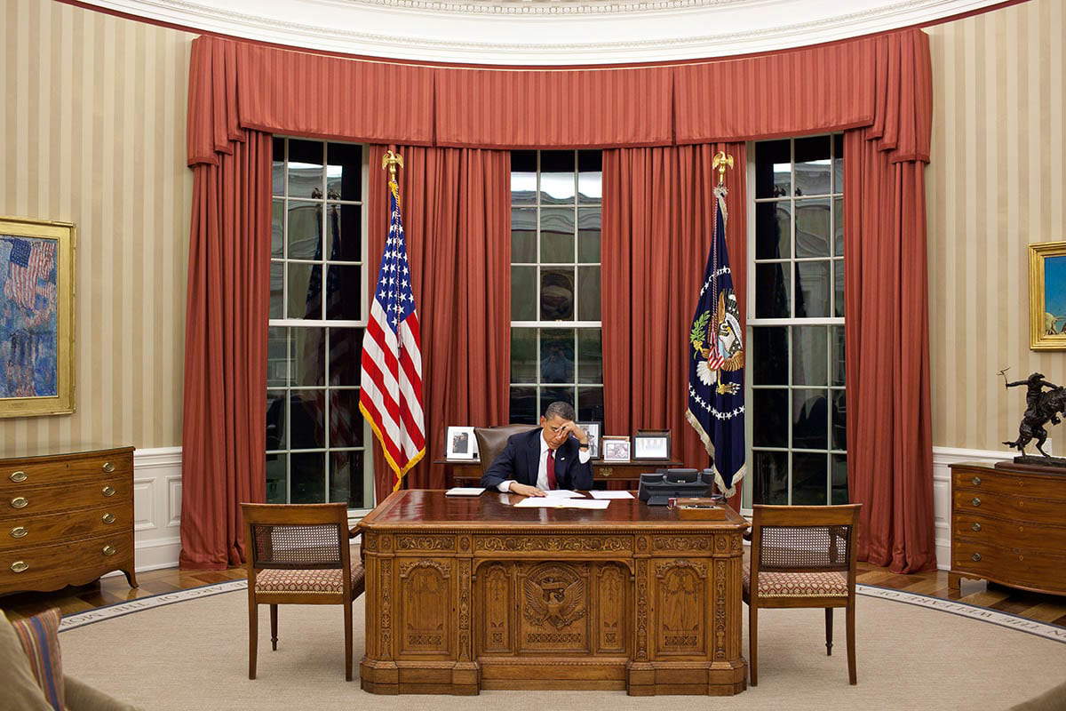 barack obama resolute desk