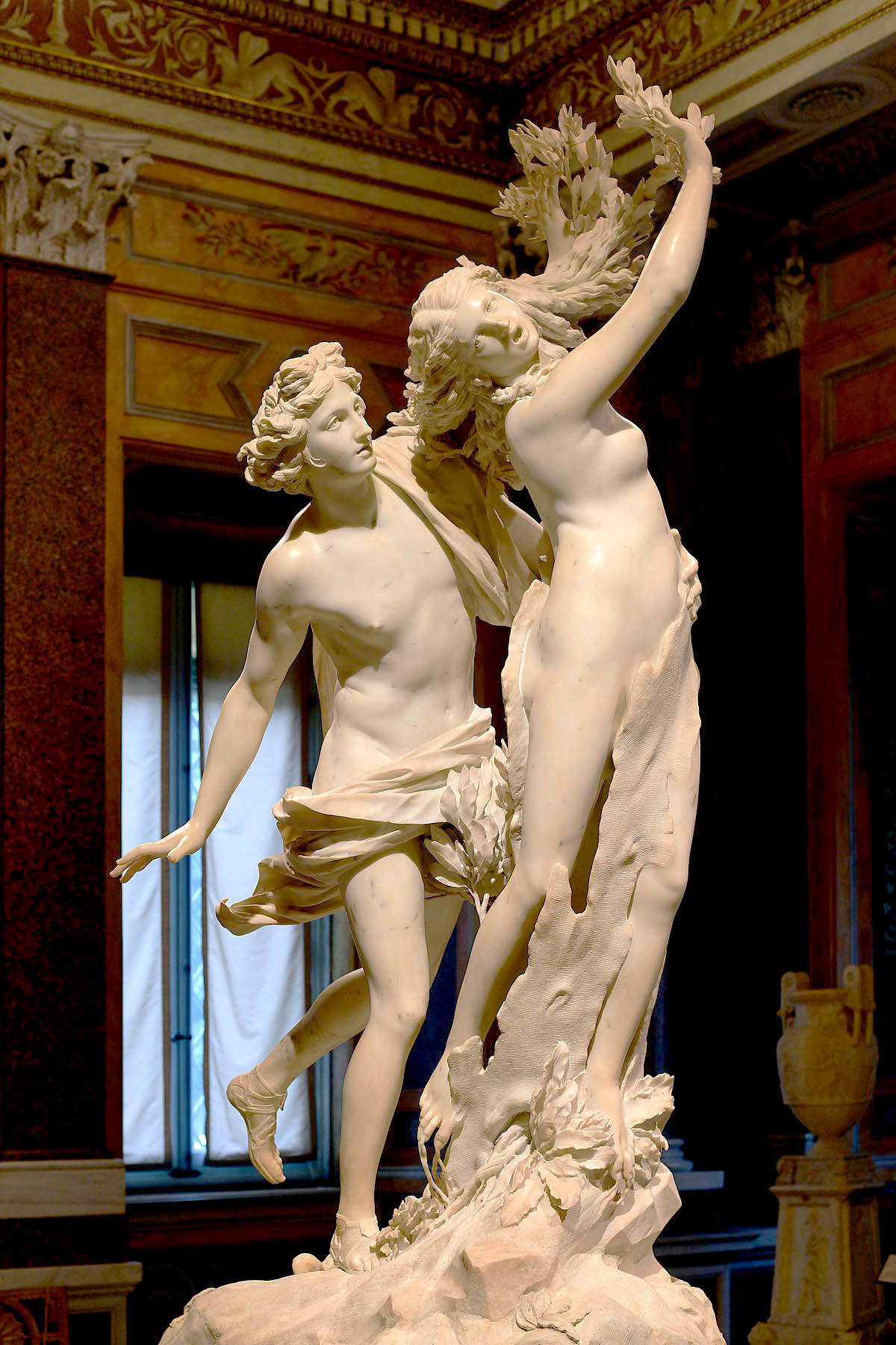 apollo and daphne by bernini