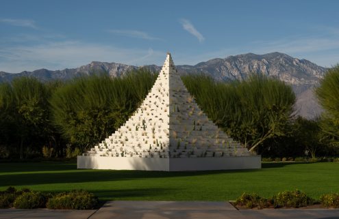 Agnes Denes builds a ‘Living Pyramid’ in the Coachella Valley