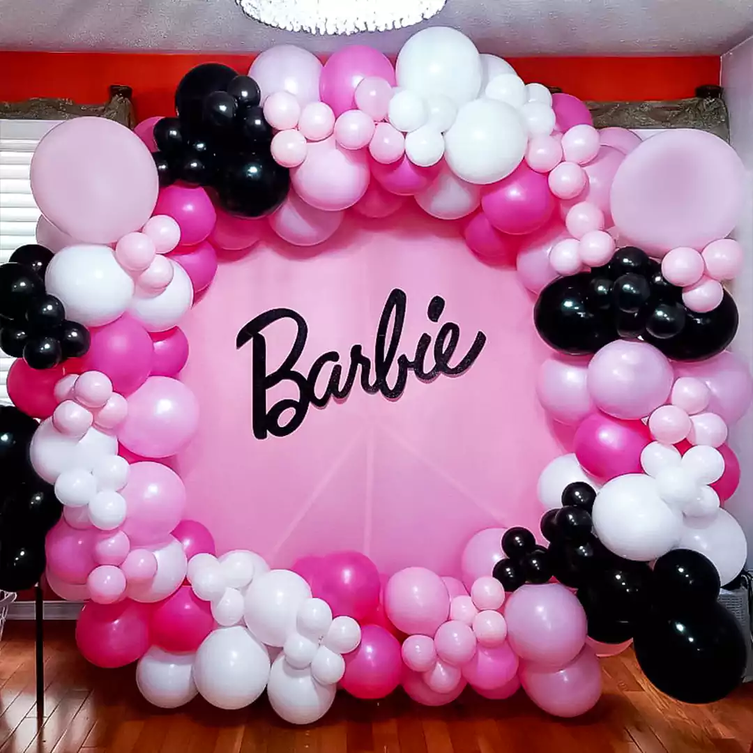 If Barbie is your daughters favourite, here is a beautiful decoration idea.