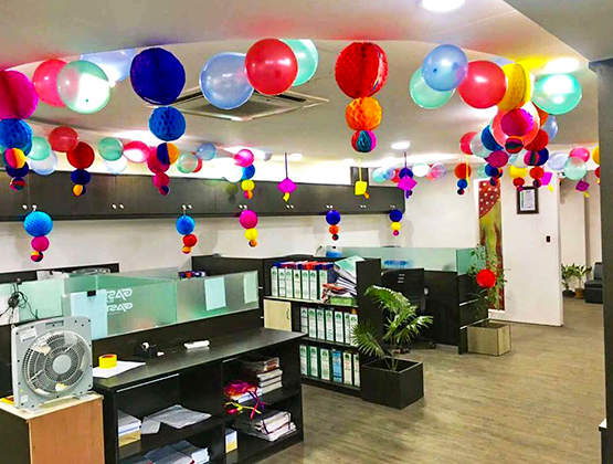 Lanterns And Balloons Office Decor