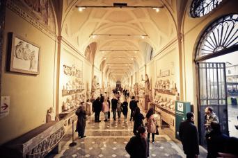 Reserved Access Vatican Museums Guided Tour with Meeting Point