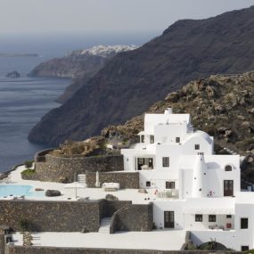 Amazing Cycladic Architecture on the Edge of the Caldera