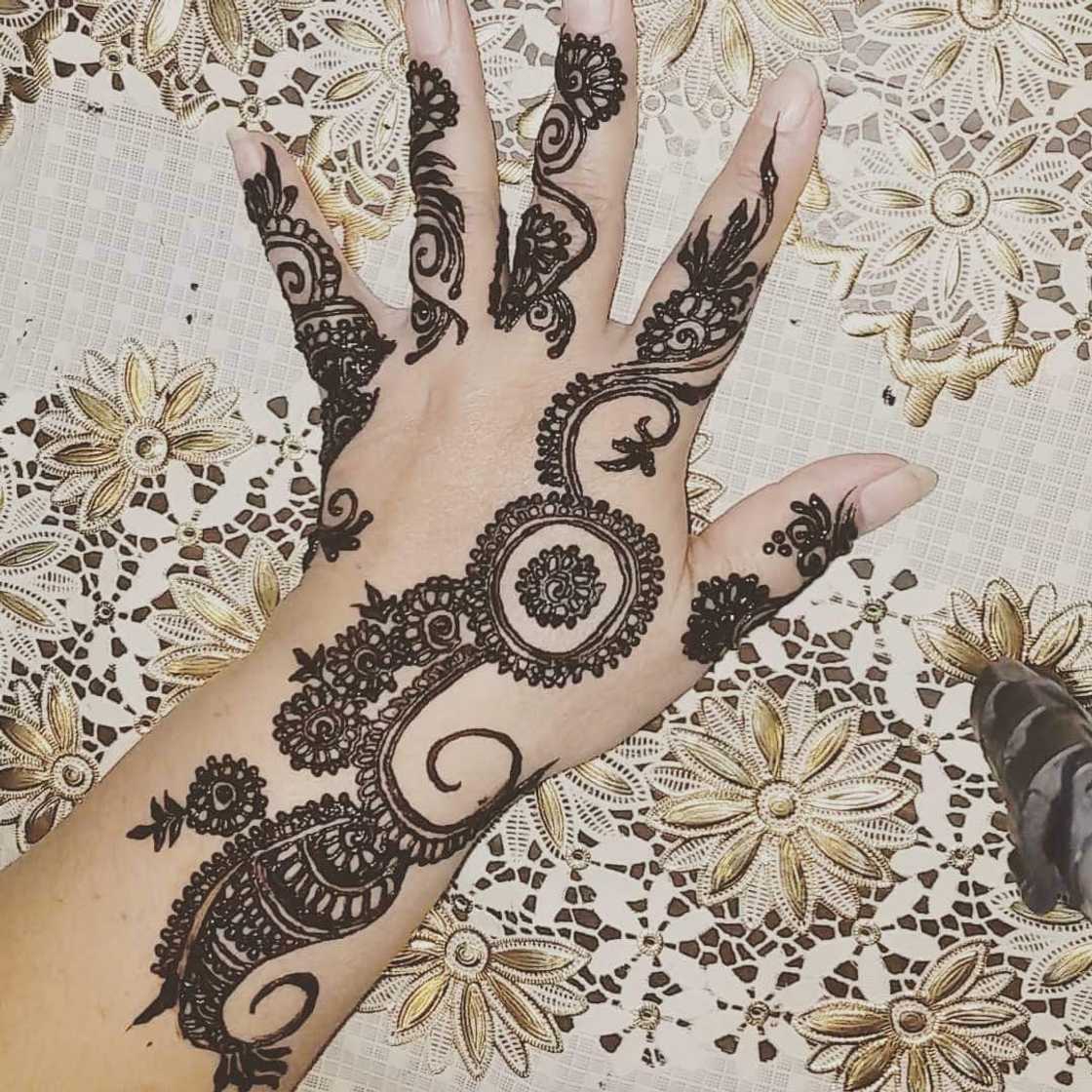 Simple mehndi designs for hands