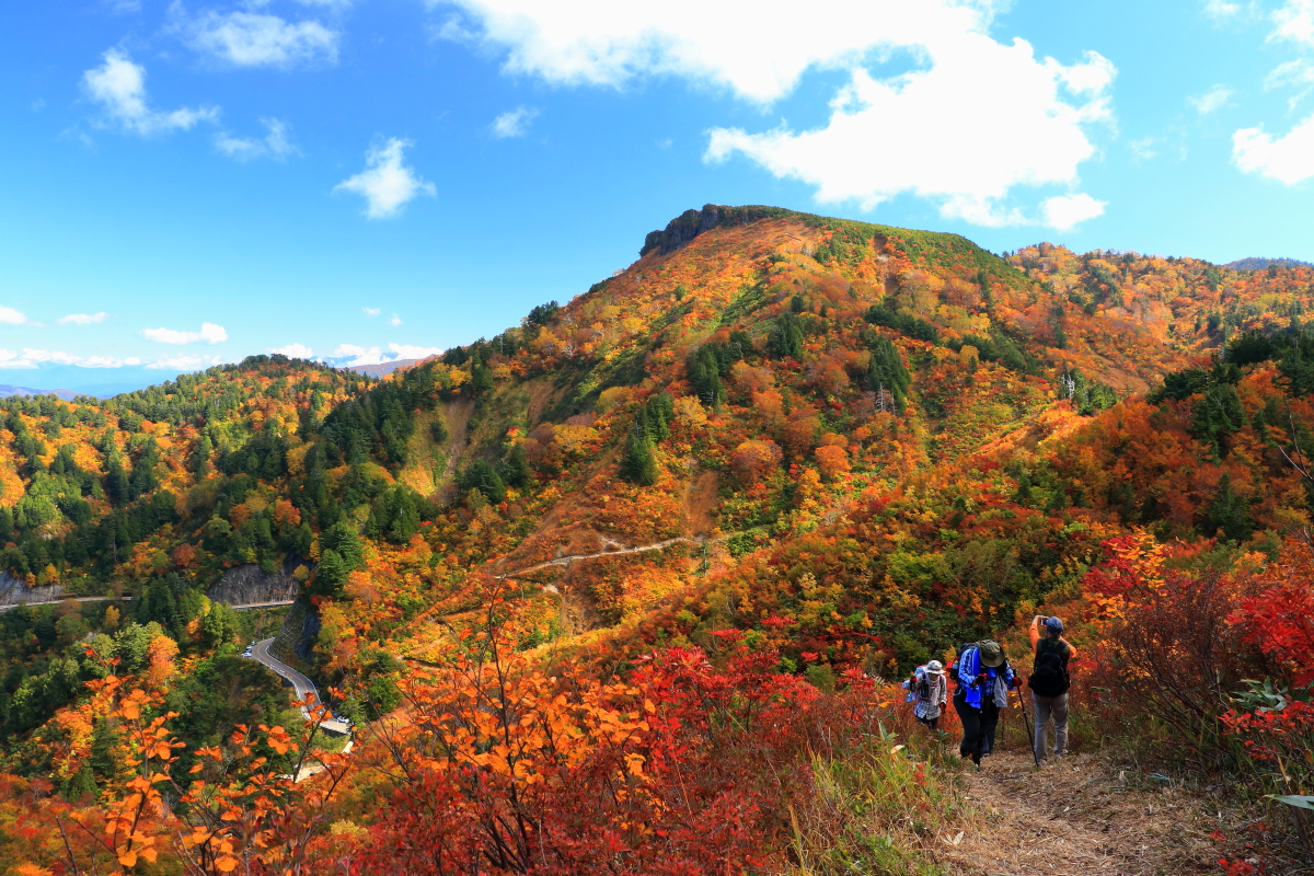 Hakusan Shirakawa-go White Road and Mt. Sanpoiwa