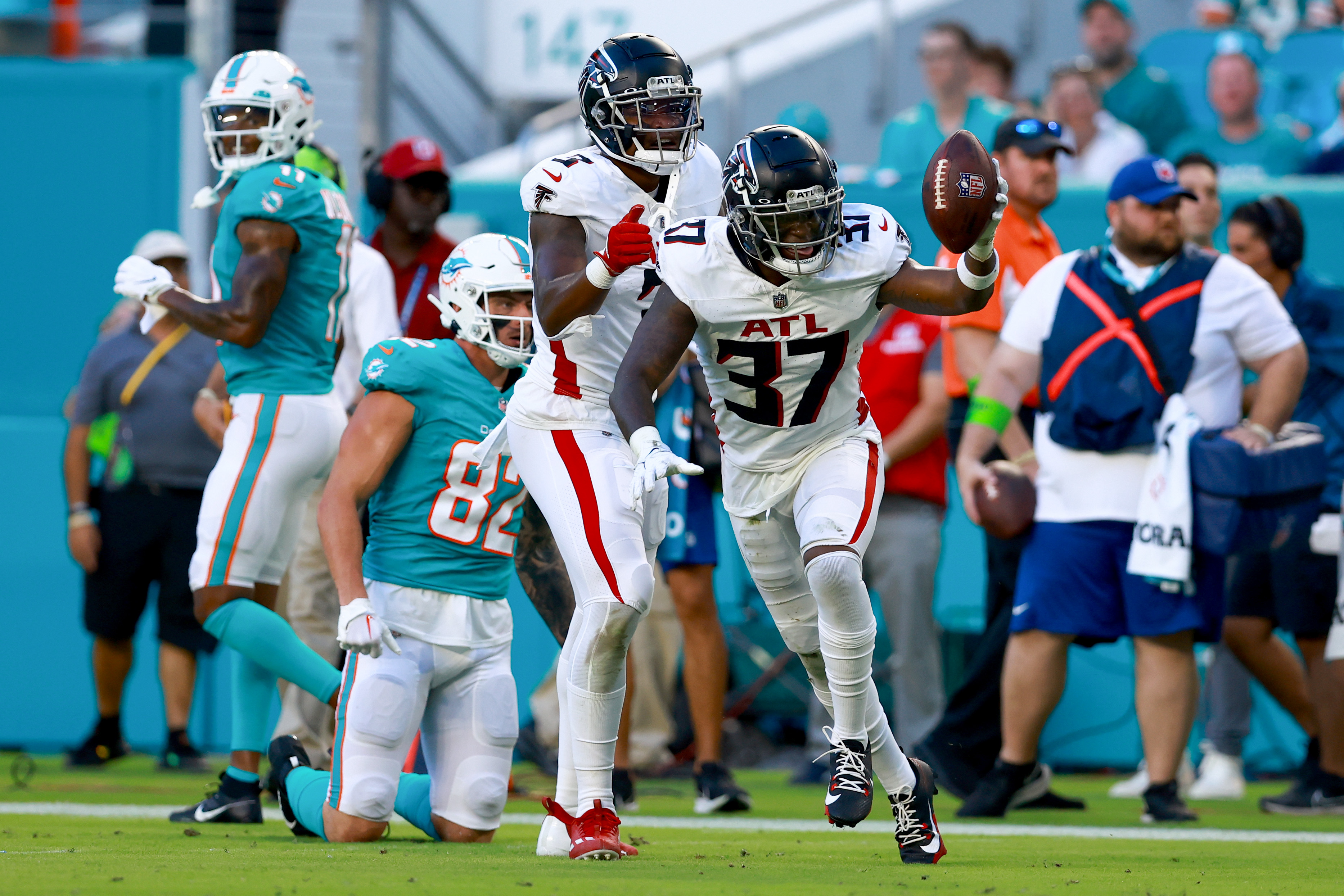 Atlanta Falcons v Miami Dolphins