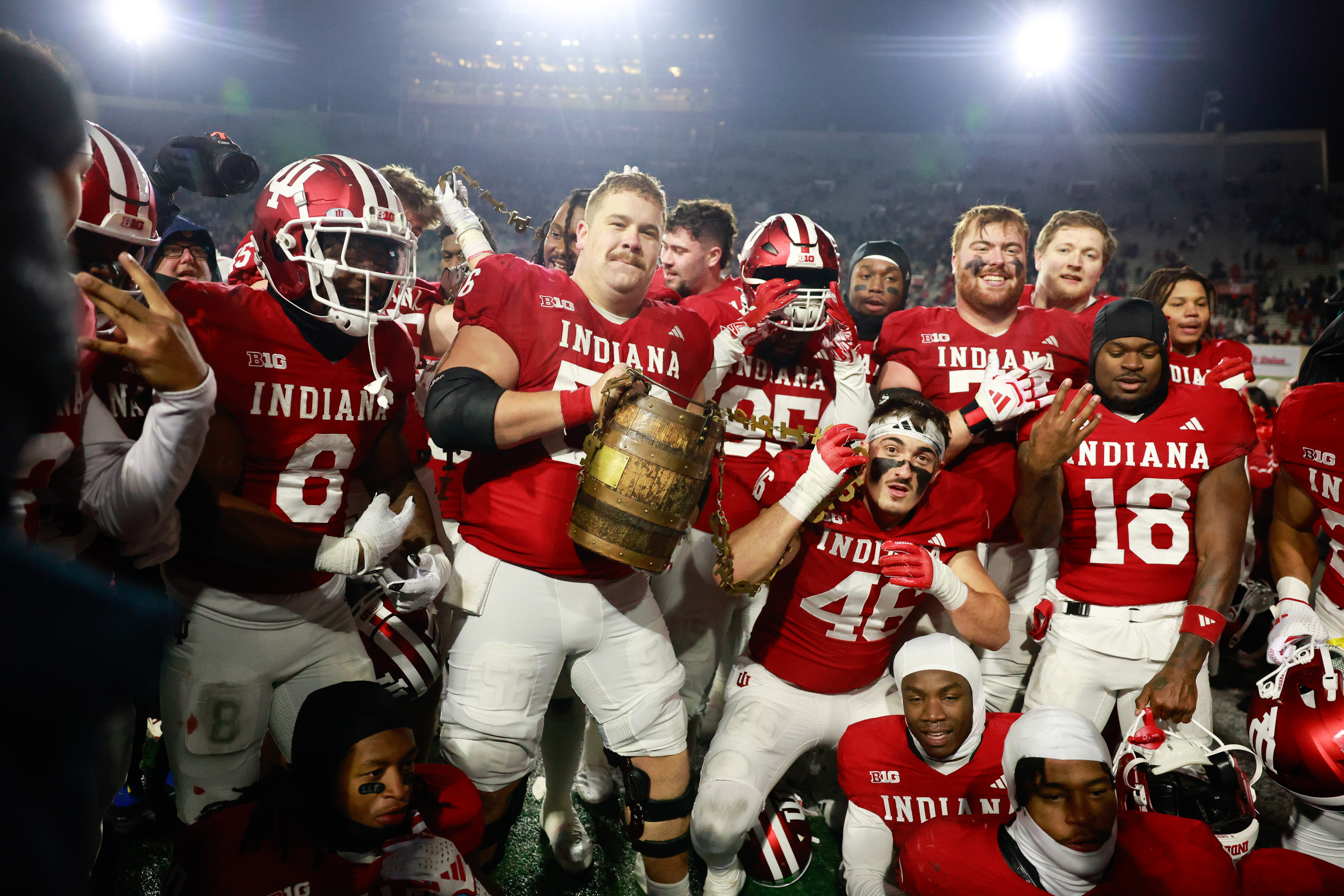 The Indiana University Hoosiers hoist the Old Oaken Bucket...