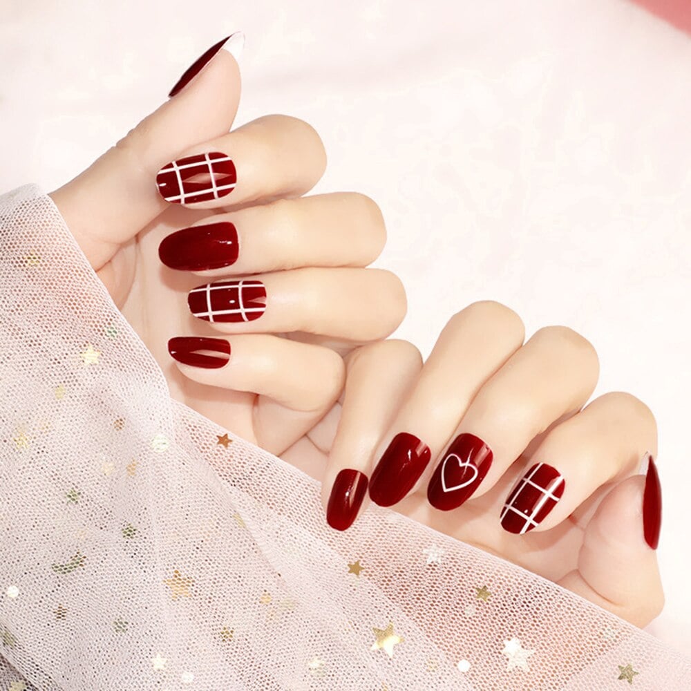 Chia Sẻ 25 Mẫu Nail Đơn Giản Nhẹ Nhàng Cho Bạn Gái