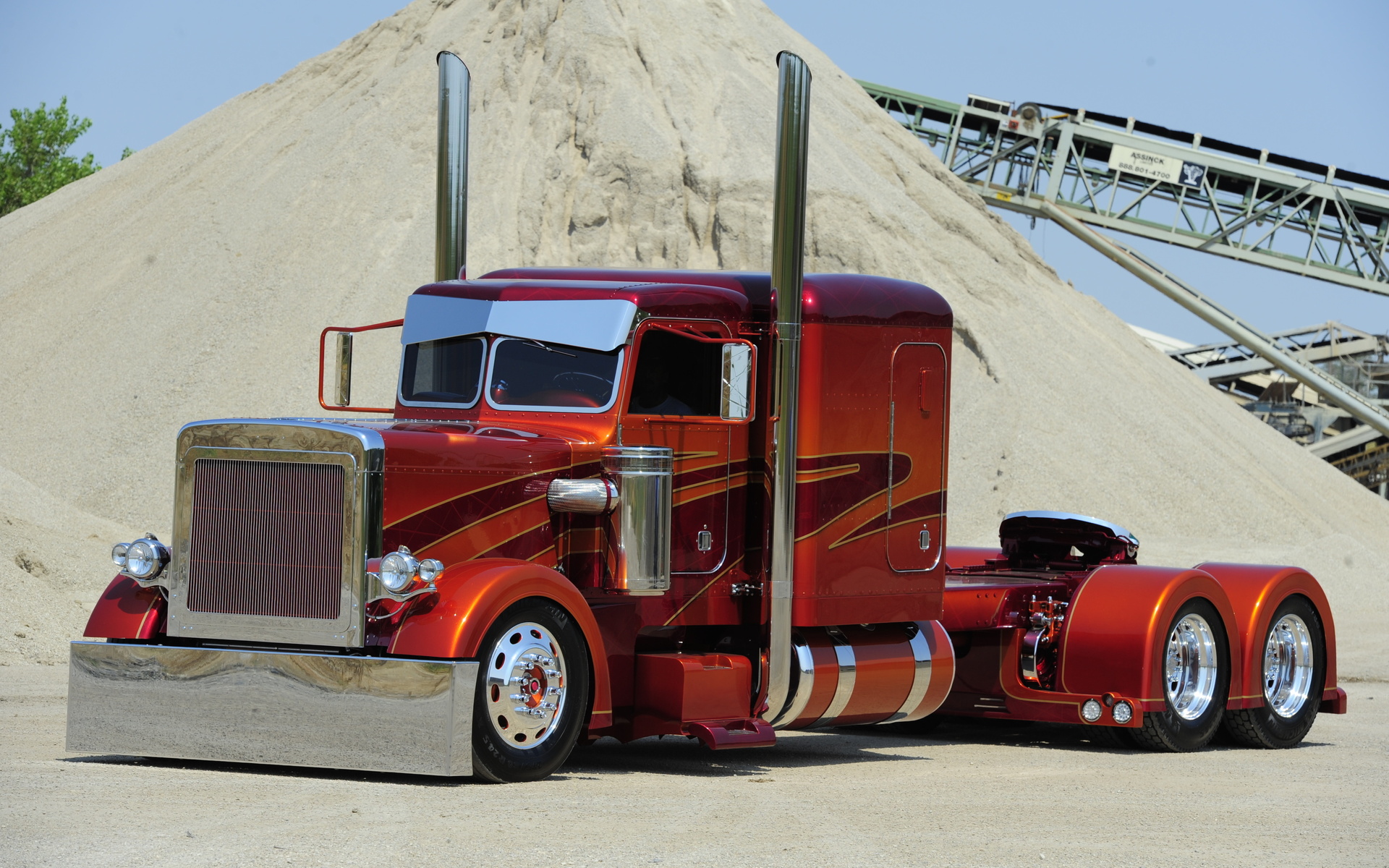  24 Custom Semi  Trucks  Wallpaper 1680x1050 on 