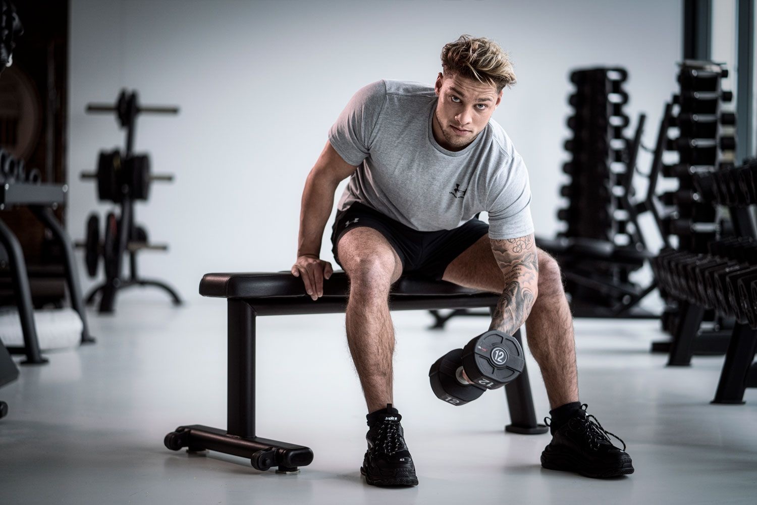 Lifemaxx | 5 most common bench press mistakes - Lifemaxx