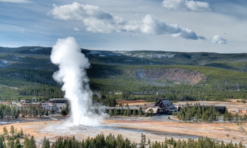 Old Faithful Geyser in Yellowstone