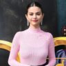 Selena Gomez a sărbătorit ziua de naștere a logodnicului ei într-o rochie roz de 11.000 de dolari. Vedeta a avut o apariție de-a dreptul spectaculoasă