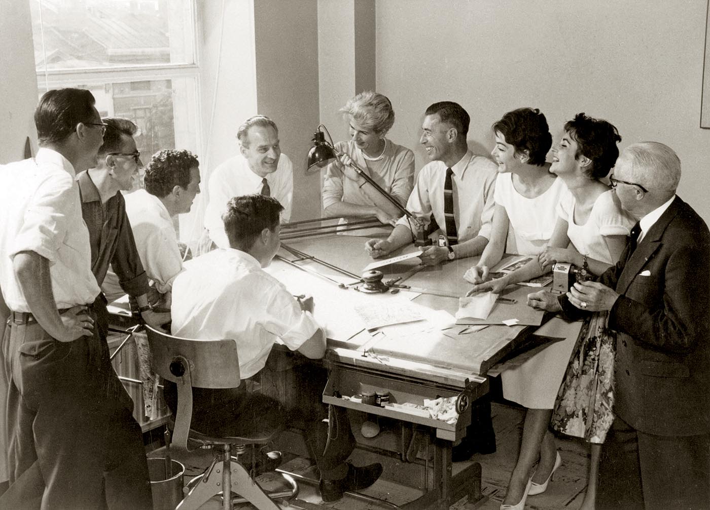 Les Studios Hergé en 1958 Bob De Moor, Joseph Loeckx ), Jacques Martin, Michel Demarets, Baudoin van den Branden, Josette Baujot, Hergé, France Ferrari, Fanny Vlamynck, Alexis Remi