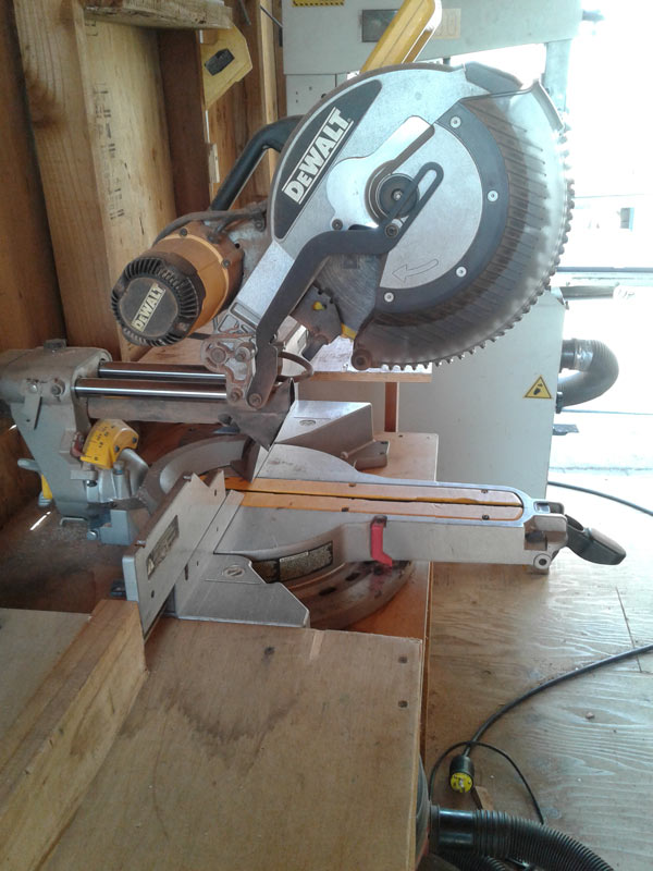 Mitre/Cross Cutting: Dewalt Mitre Saw