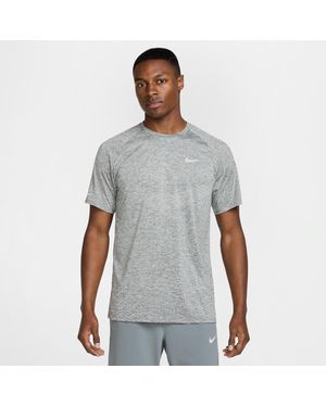 Nike 'Stride Dri-Fit Adv Short-Sleeve Running Top - Gray