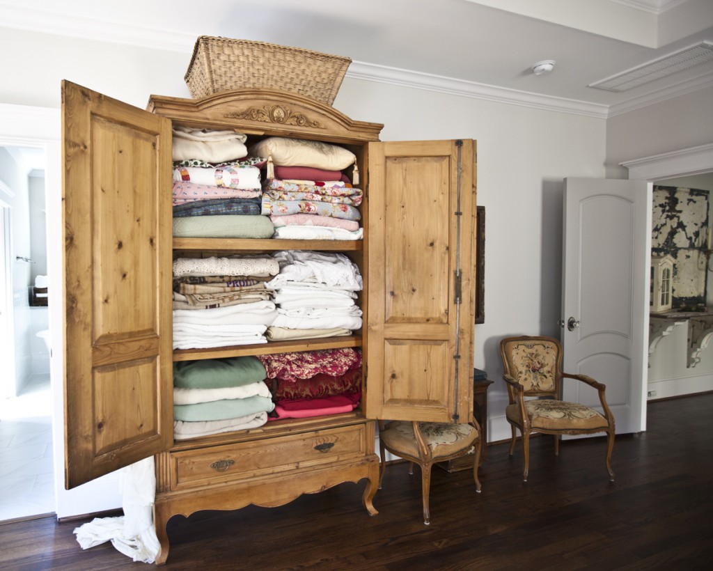 antique linen cubboard