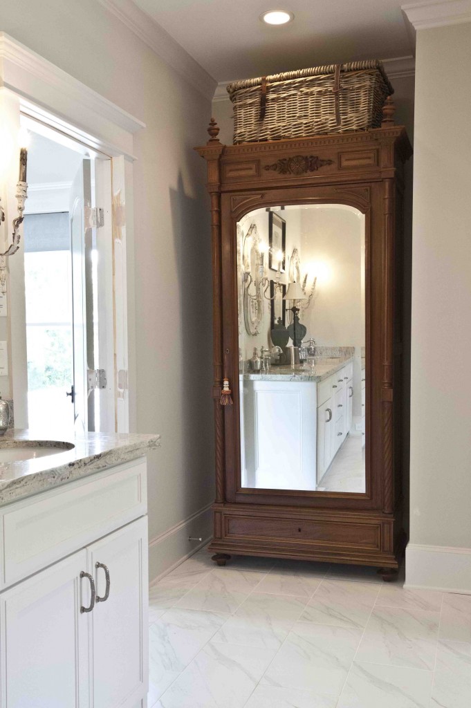 bath armoire