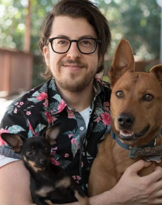 Christopher Mintz-Plasse Pets