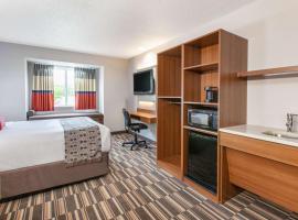 Microtel Inn & Suites by Wyndham Pittsburgh Airport, хотел близо до Летище Pittsburgh International - PIT, Робинсън Тауншип