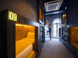 CUBE Boutique Capsule Hotel at Chinatown, hotel in Singapore